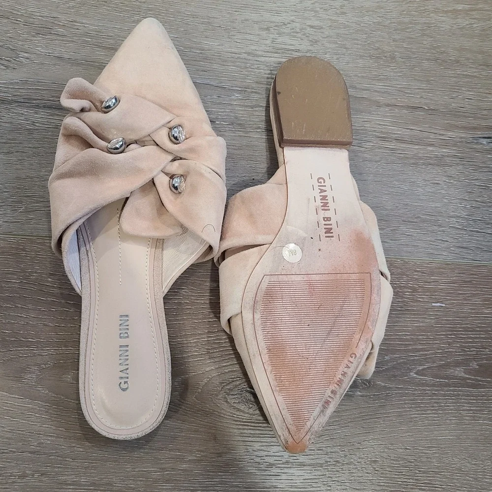 Gianni Bini Women's‎ Leather Slip On Tan Flats Diamonds Mules w/Pearls Size 8M - Picture 8 of 8